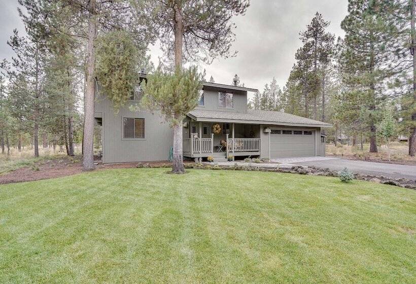 Sunriver Resort Home: Near Skiing, Town & Trails