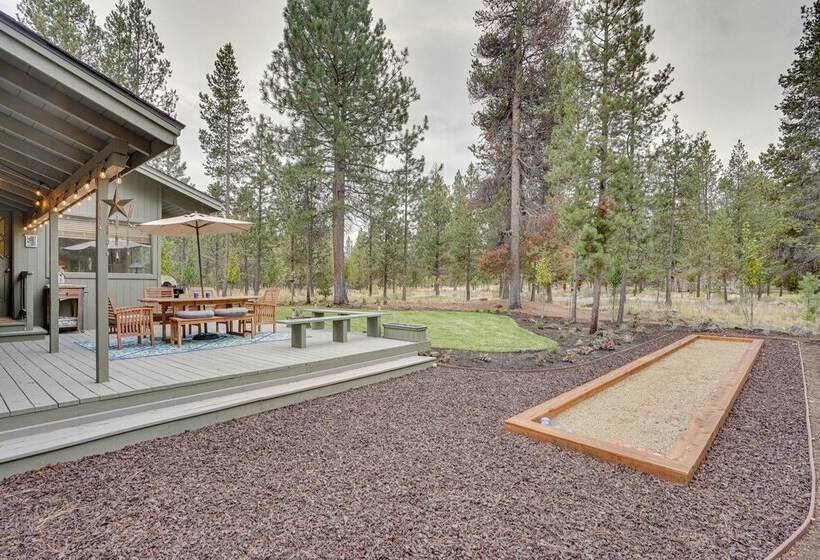 Sunriver Resort Home: Near Skiing, Town & Trails