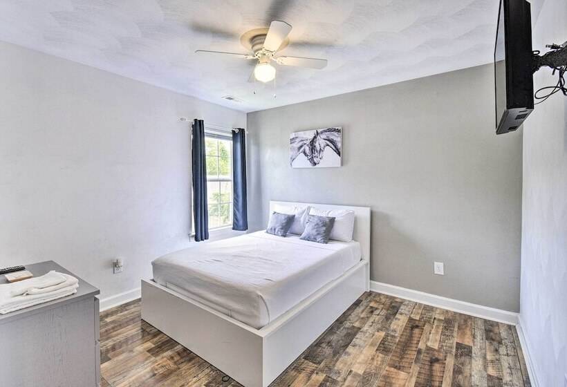 The Lucas:  Cheery House W/ Fenced Backyard!