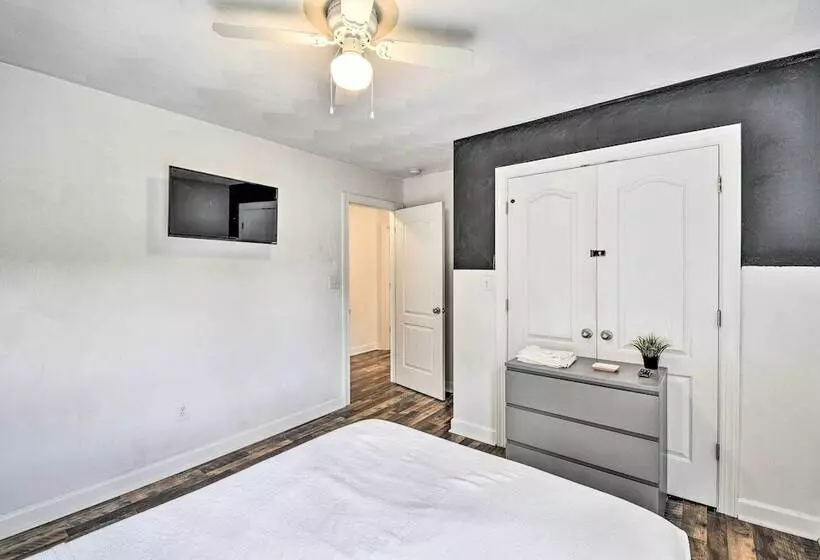 The Lucas:  Cheery House W/ Fenced Backyard!