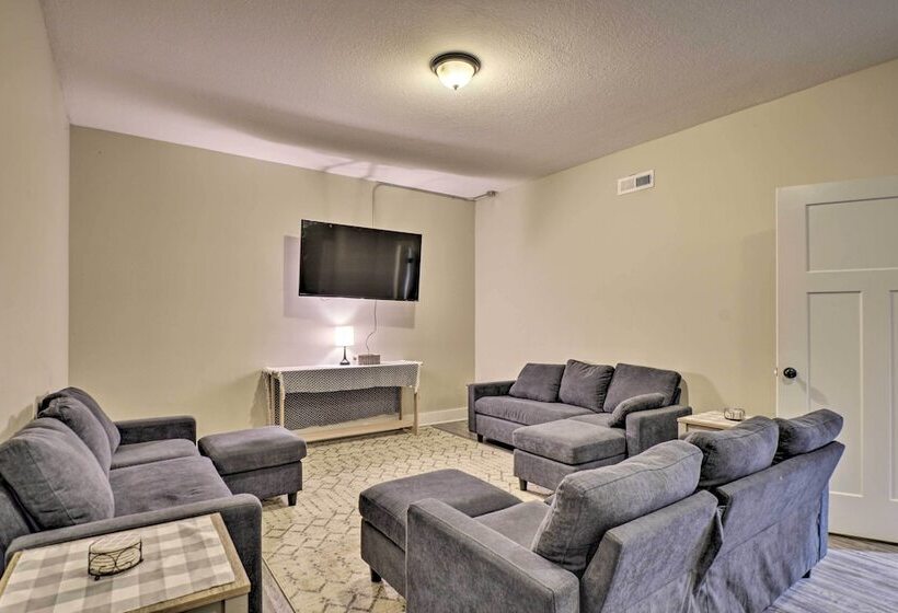 Trenton House W/ Mountain Views, Fire Pit & Grill!