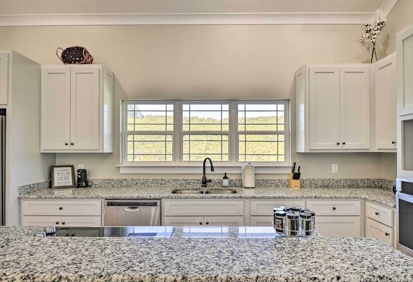 Trenton House W/ Mountain Views, Fire Pit & Grill!