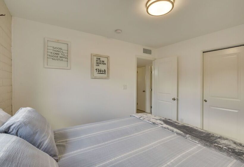 Updated El Paso Home   14 Mi To Downtown!