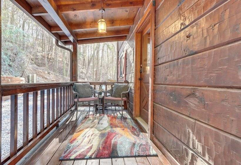 Waterfront Cabin W/ Beautiful River View & Hot Tub