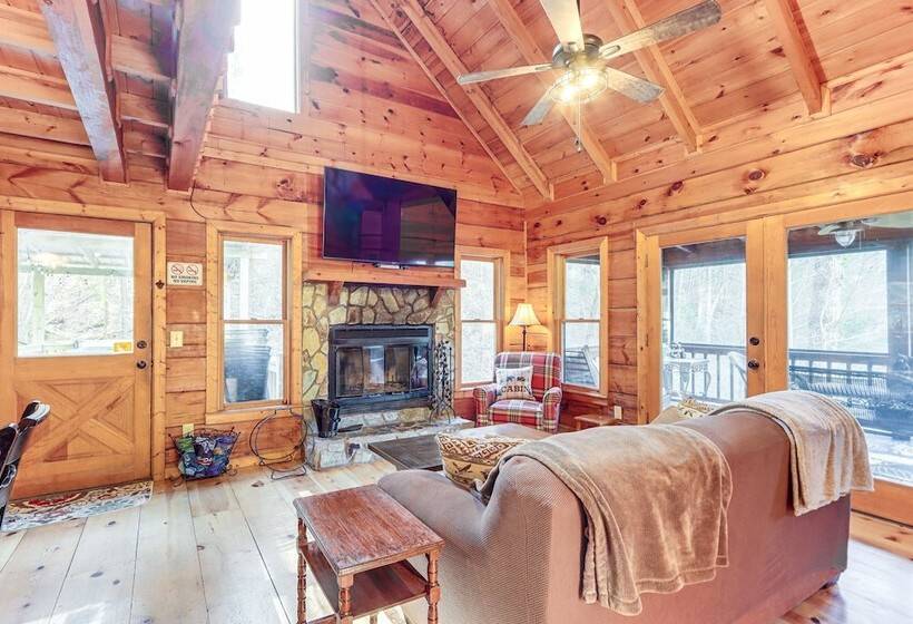 Waterfront Cabin W/ Beautiful River View & Hot Tub