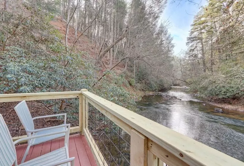 Waterfront Cabin W/ Beautiful River View & Hot Tub