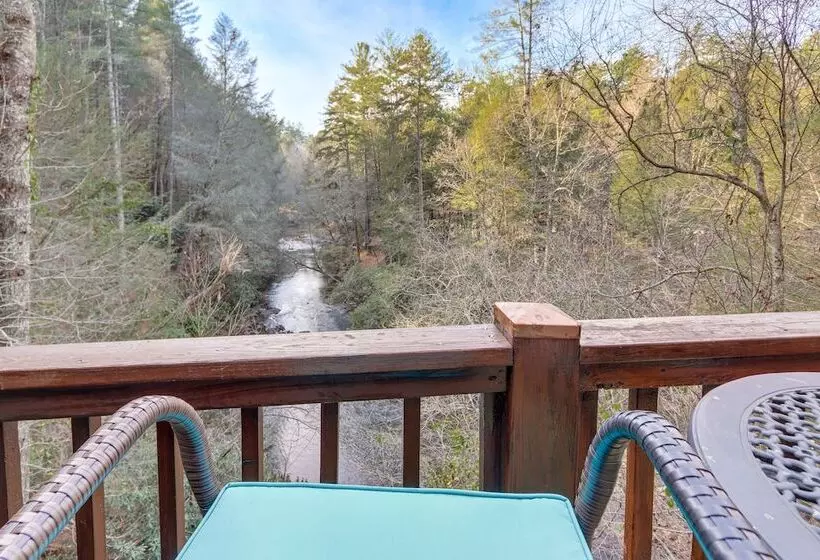 Waterfront Cabin W/ Beautiful River View & Hot Tub