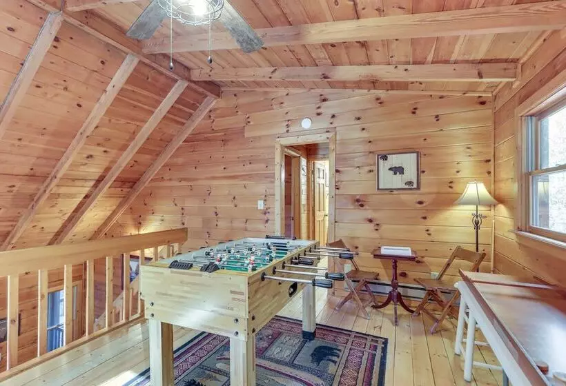 Waterfront Cabin W/ Beautiful River View & Hot Tub