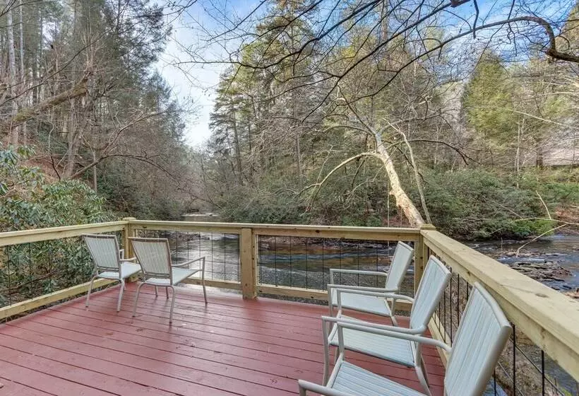 Waterfront Cabin W/ Beautiful River View & Hot Tub