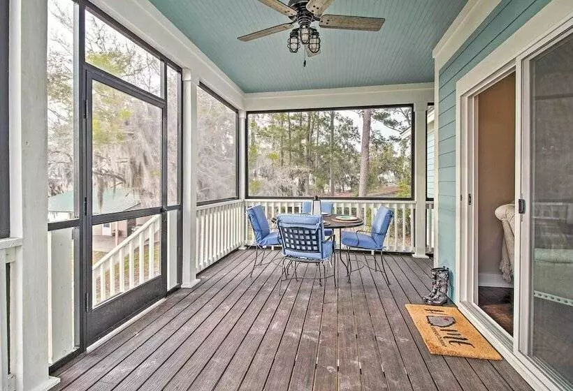 Waterfront Colonels Island Home: Shared Dock!