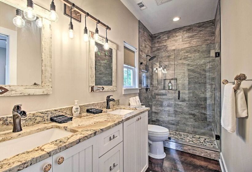 Waterfront Colonels Island Home: Shared Dock!