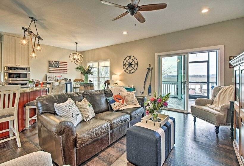 Waterfront Colonels Island Home: Shared Dock!