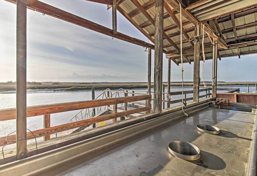 Waterfront Colonels Island Home: Shared Dock!