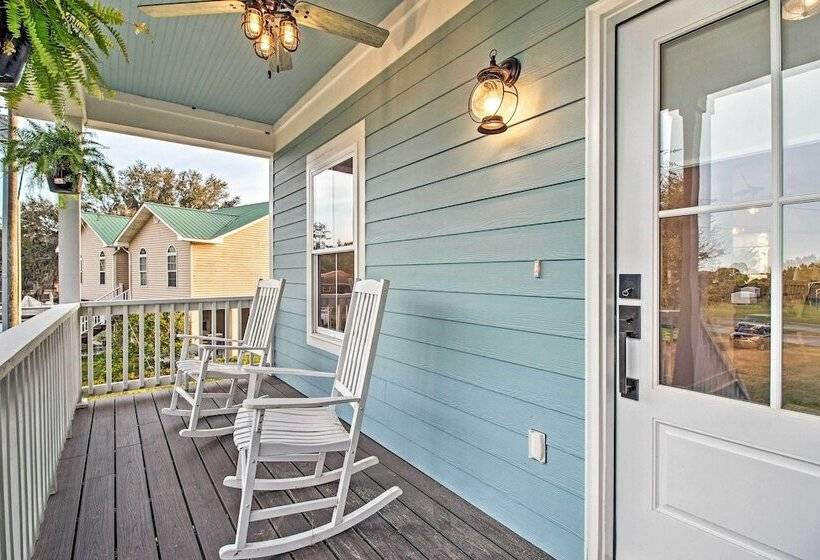 Waterfront Colonels Island Home: Shared Dock!