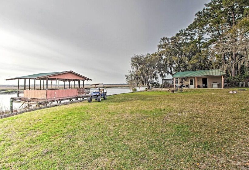 Waterfront Colonels Island Home: Shared Dock!