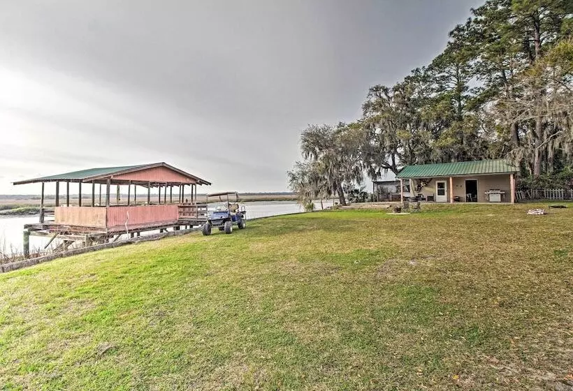 Waterfront Colonels Island Home: Shared Dock!