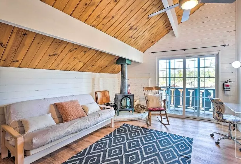 3 Mi To Big Bear Lake & Village: Home W/ Balcony