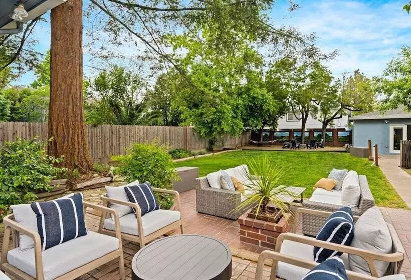 Aamiaismajoitus (B&B) Grape Escape Inn & Suites