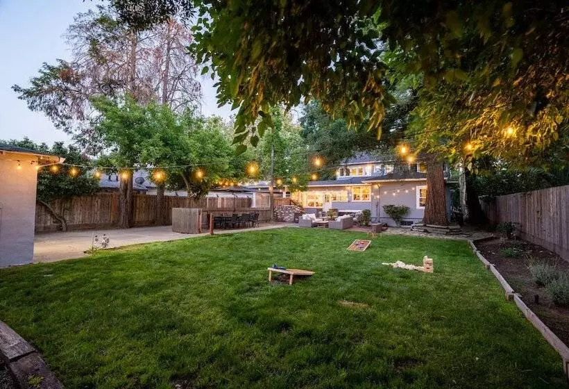 Aamiaismajoitus (B&B) Grape Escape Inn & Suites