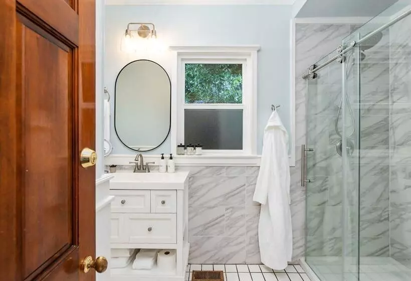 Aamiaismajoitus (B&B) Grape Escape Inn & Suites