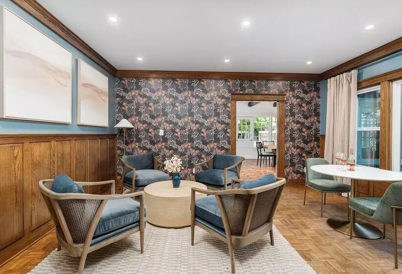 Aamiaismajoitus (B&B) Grape Escape Inn & Suites