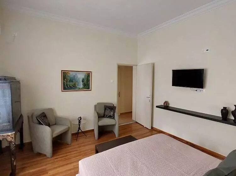 Bmv Apartments
