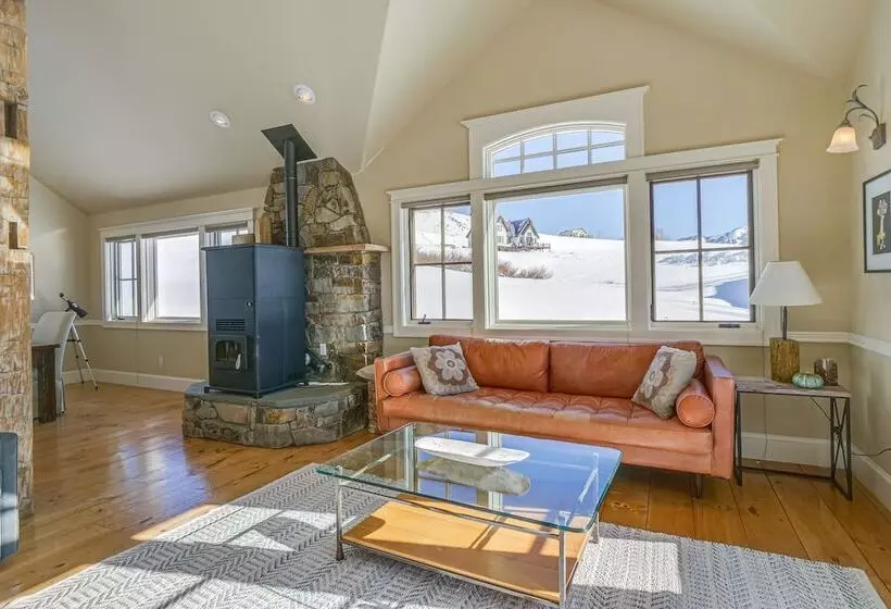 Cb Trailhouse    Walk To Meridian Lake!