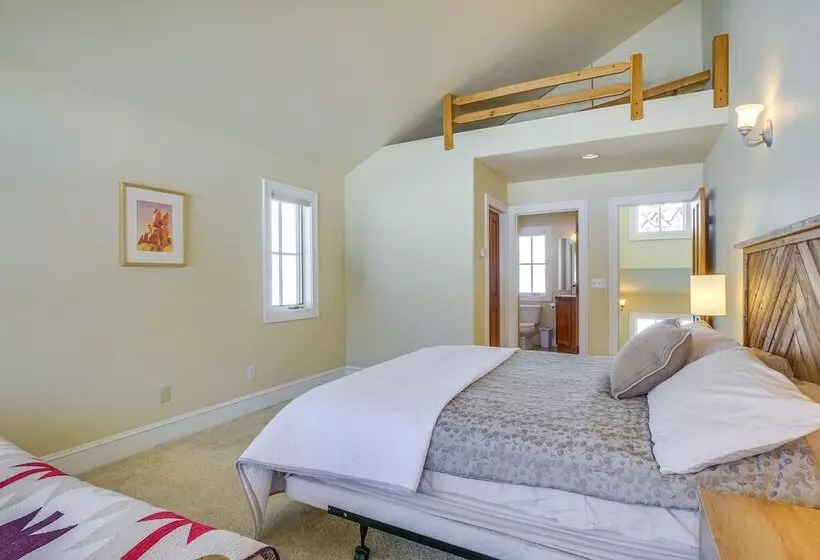 Cb Trailhouse    Walk To Meridian Lake!