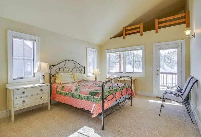 Cb Trailhouse    Walk To Meridian Lake!