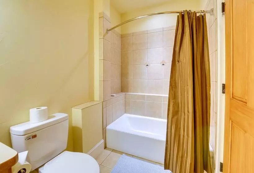 Cb Trailhouse    Walk To Meridian Lake!