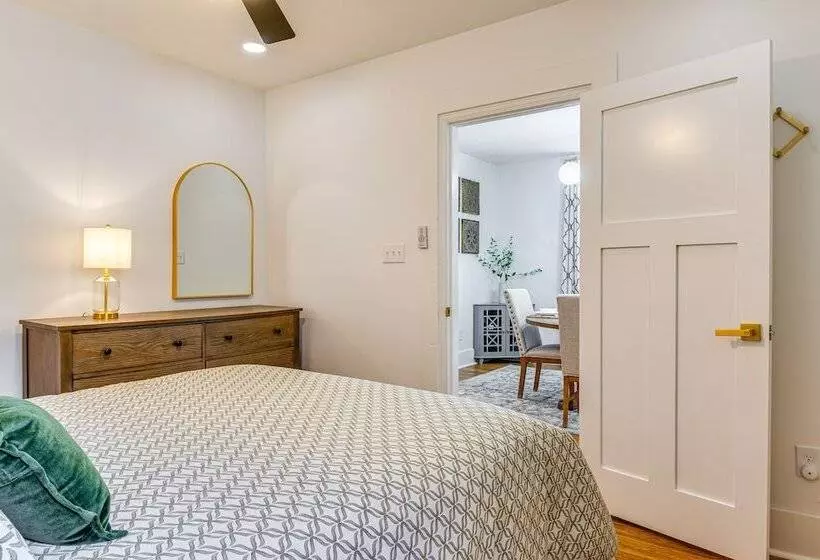 Chic Indianapolis Home W/ Patio < 2 Mi To Downtown