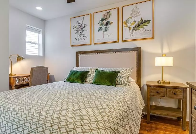 Chic Indianapolis Home W/ Patio < 2 Mi To Downtown