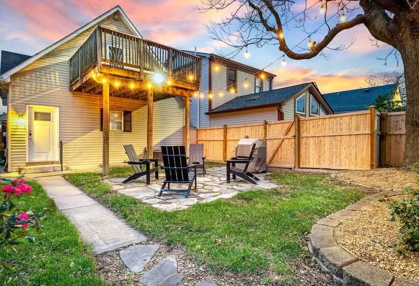 Chic Indianapolis Home W/ Patio < 2 Mi To Downtown