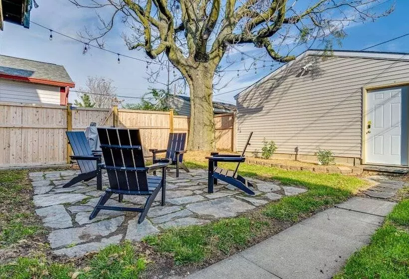 Chic Indianapolis Home W/ Patio < 2 Mi To Downtown