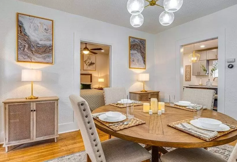 Chic Indianapolis Home W/ Patio < 2 Mi To Downtown