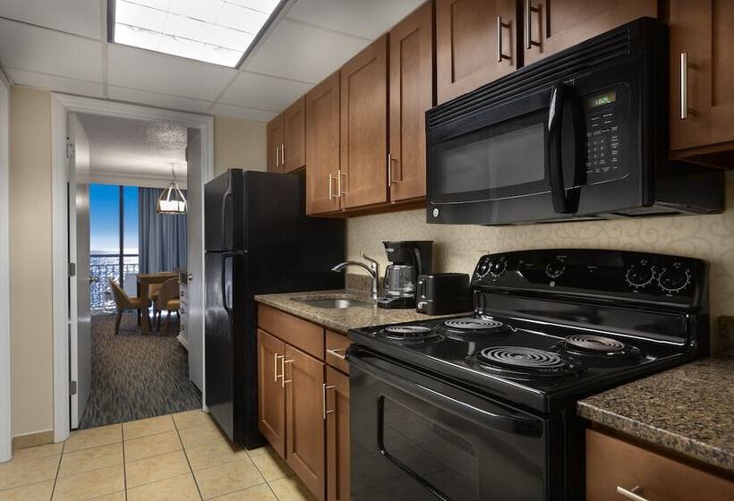 هتل Coral Beach Resort By Beach Vacations