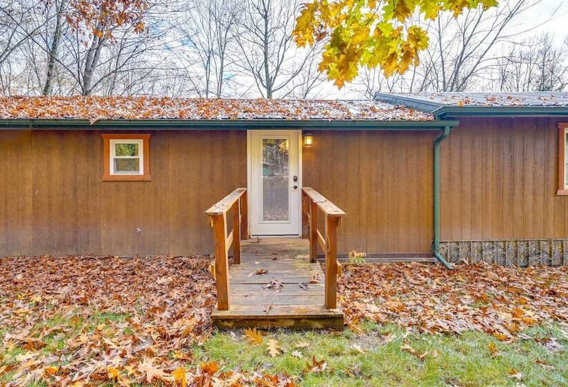 Cozy Howard Cabin: Hike, Hunt + Fish!