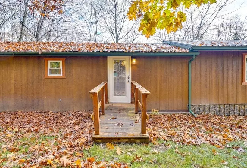 Cozy Howard Cabin: Hike, Hunt + Fish!
