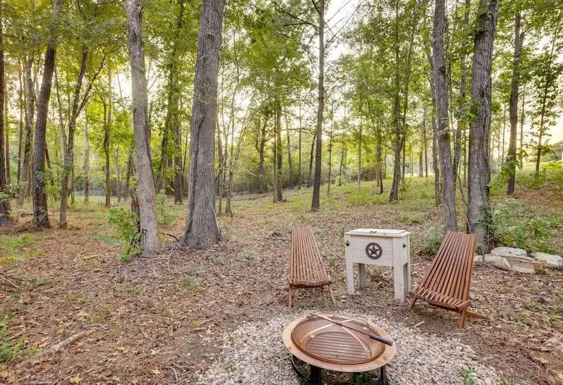 Cozy Onalaska Cabin ~ 2 Mi To Lake Livingston!
