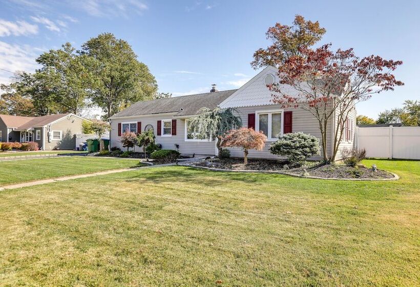 Edison Vacation Home: 1 Mi To Train Station To Nyc