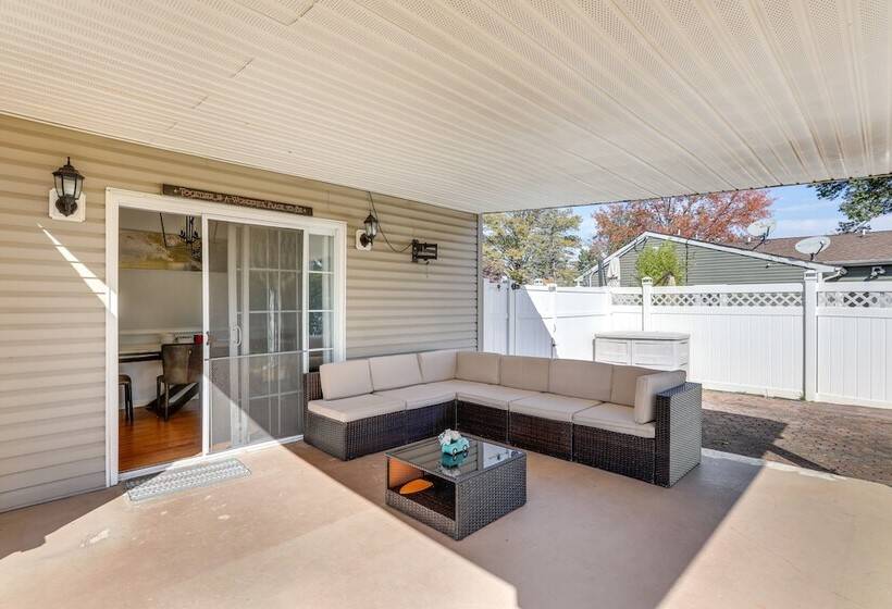 Edison Vacation Home: 1 Mi To Train Station To Nyc