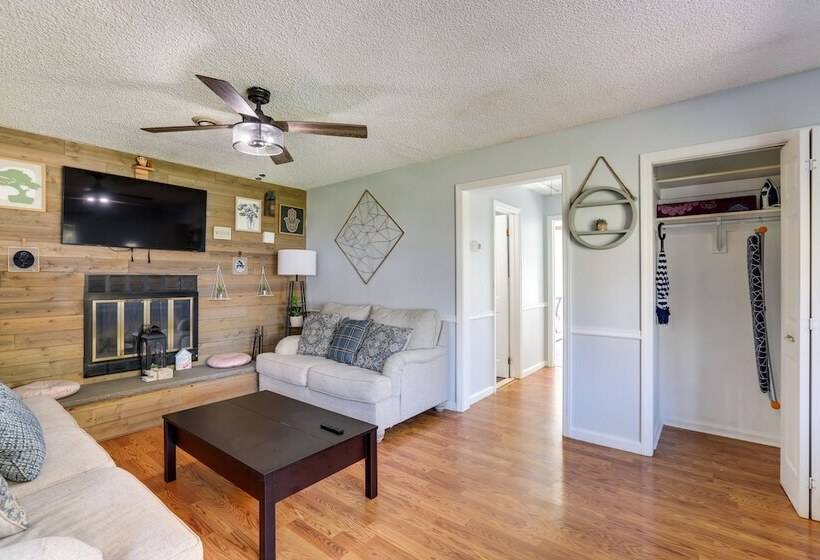 Edison Vacation Home: 1 Mi To Train Station To Nyc