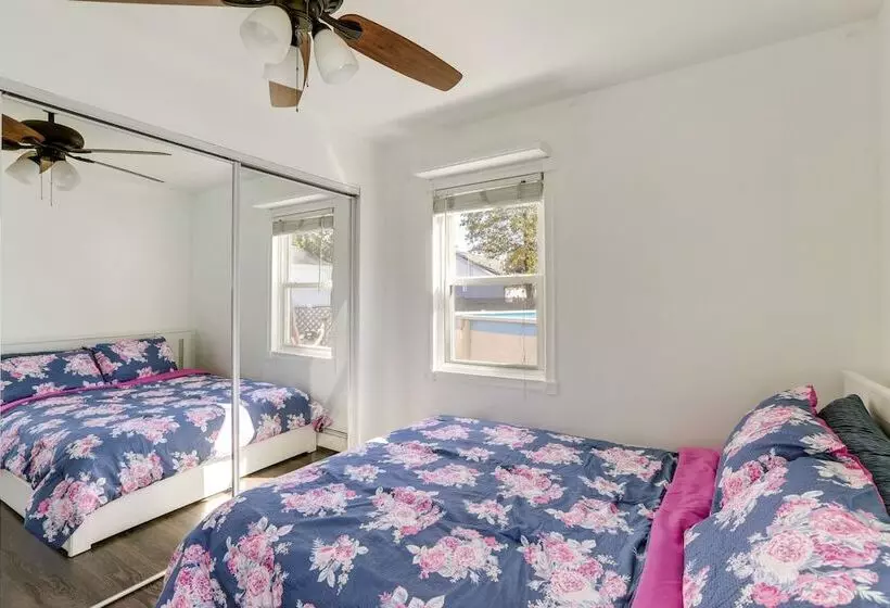Edison Vacation Home: 1 Mi To Train Station To Nyc