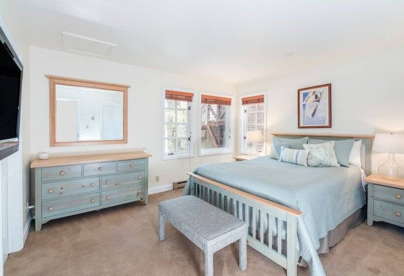 Etta Place Too 107 By Avantstay Close To Town & The Slopes! In Complex W/ Communal Pool & Hot Tub