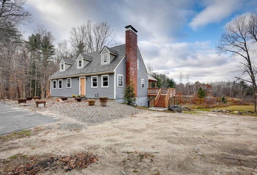 Expansive Wilmot Escape W/ Deck Near Skiing!
