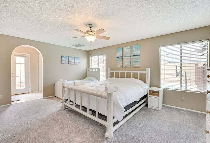 Family Friendly Peoria Home W/ Pool & Fire Pit!