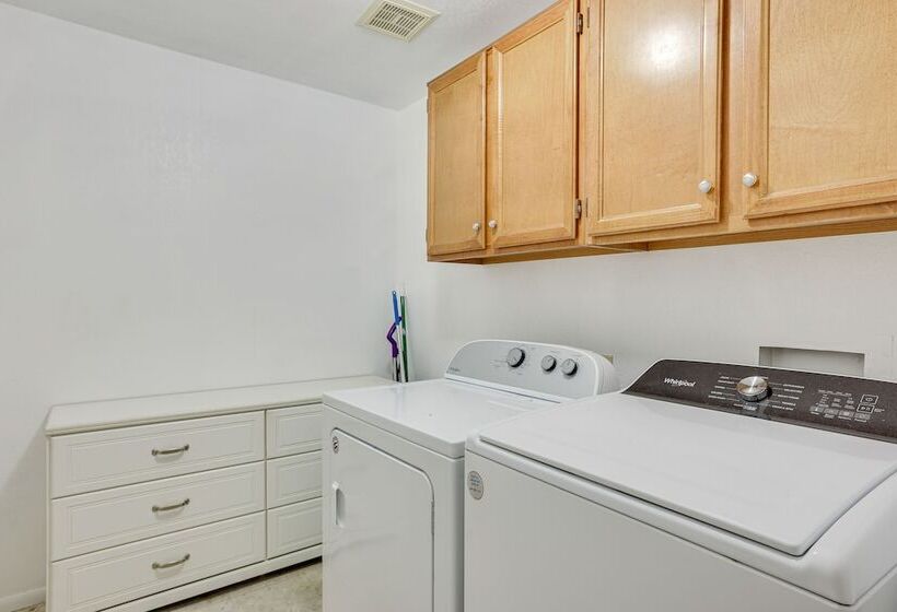 Family Friendly Peoria Home W/ Pool & Fire Pit!