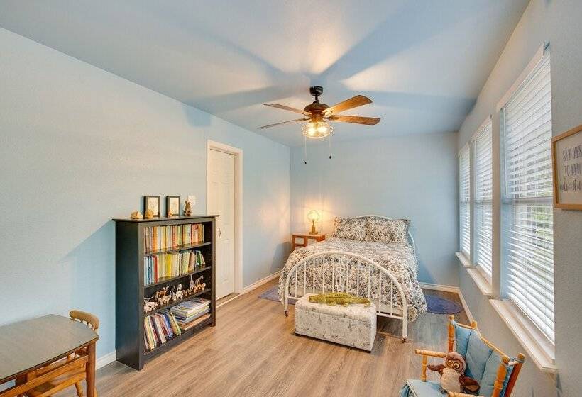 Holly Lake Retreat W/ 3 Community Pools & Yard