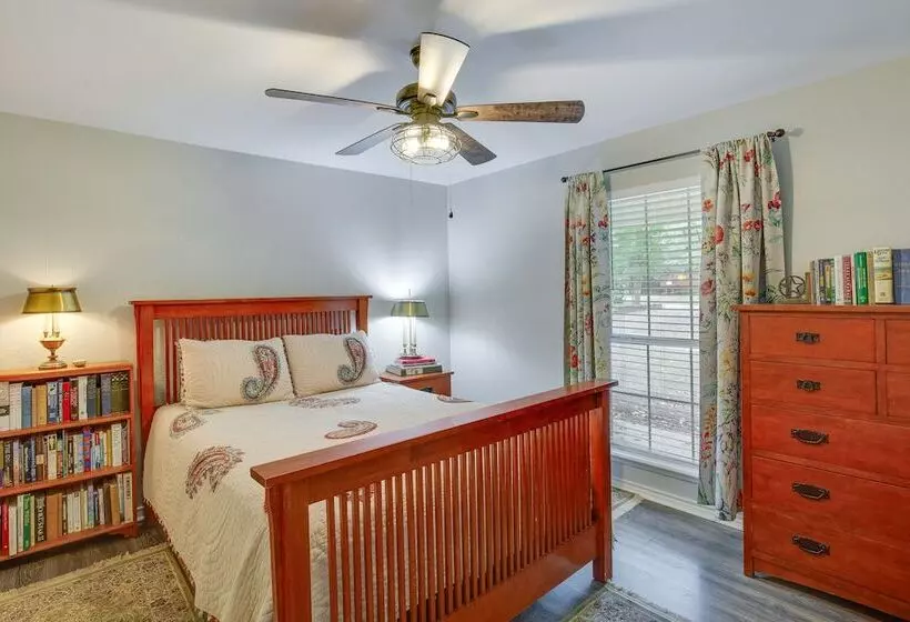 Holly Lake Retreat W/ 3 Community Pools & Yard