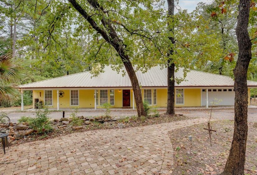 Holly Lake Retreat W/ 3 Community Pools & Yard